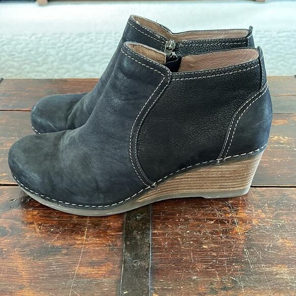 Dansko Black Nubuck Leather Susan Ankle Boots Size 41 - Picture 2 of 7